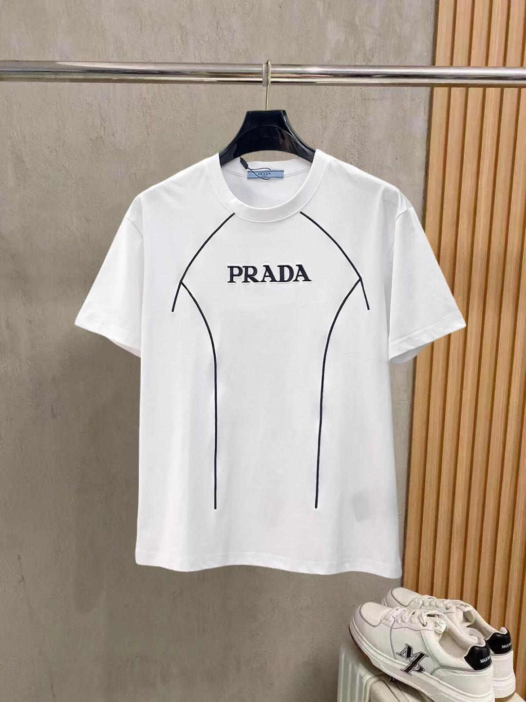 Prada T-Shirt — e97e03af