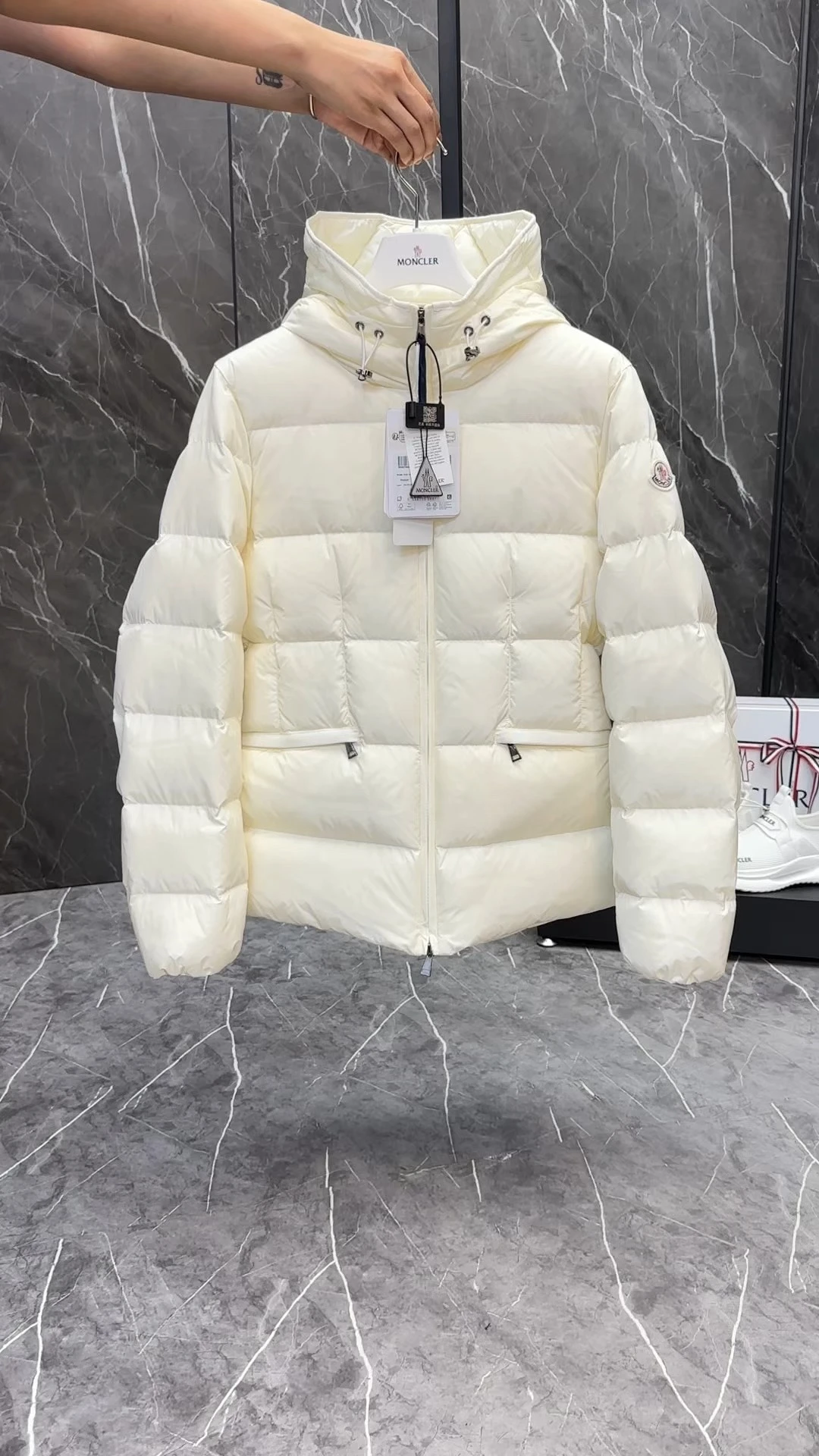 Moncler Down Jackets — a331cb7d