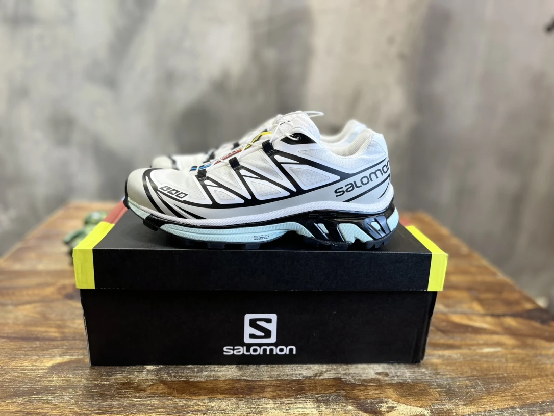 Salomon Sneakers — 5e89b8c3