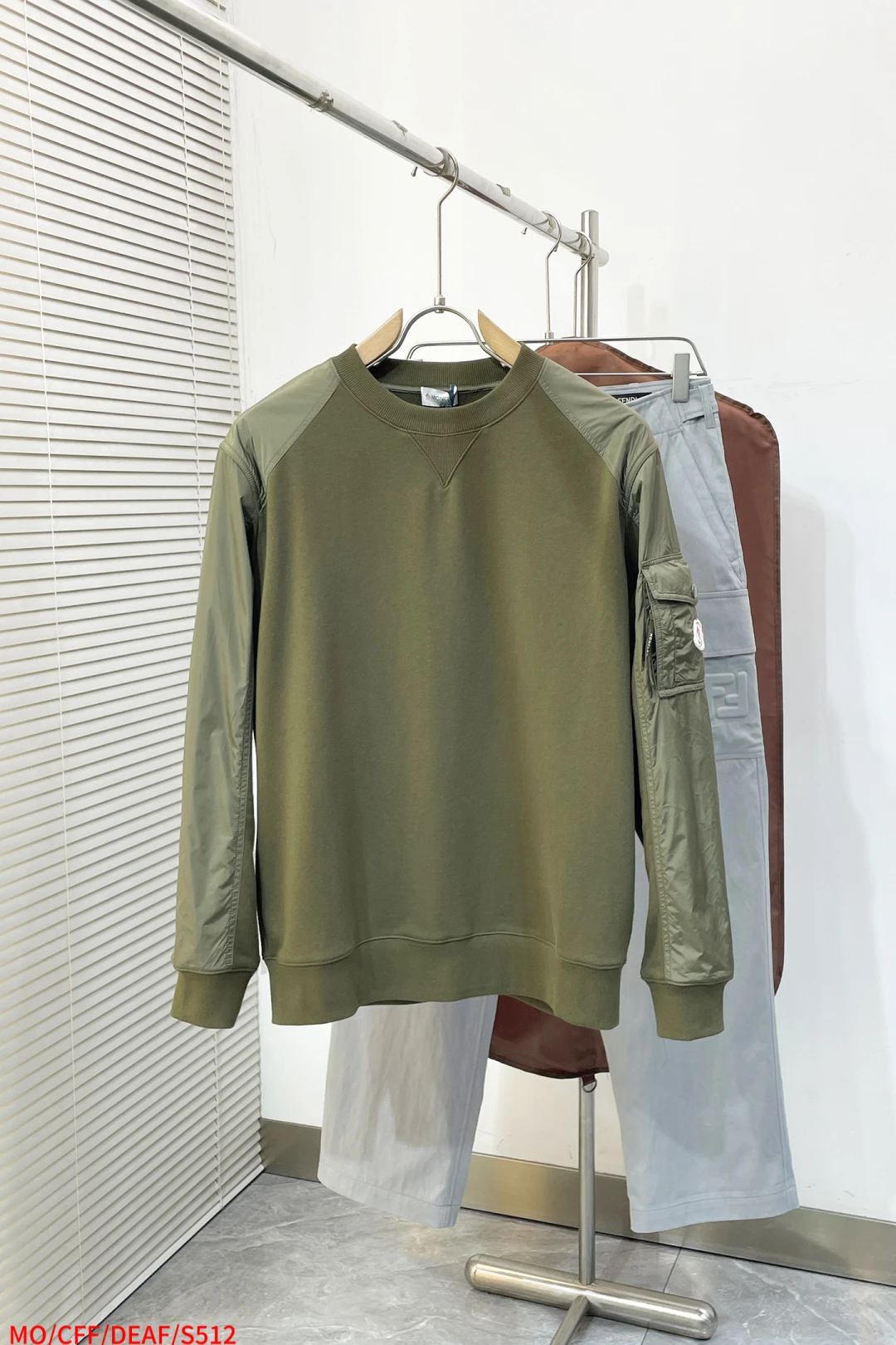 Moncler Sweatshirts — defe995c