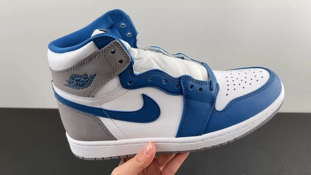 Nike Shoes — e2b94d54