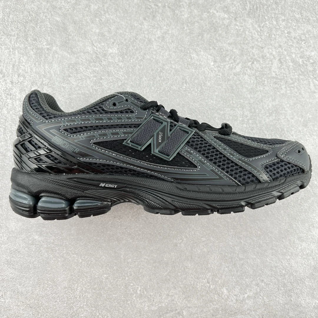 New Balance Sneakers — eba1413a