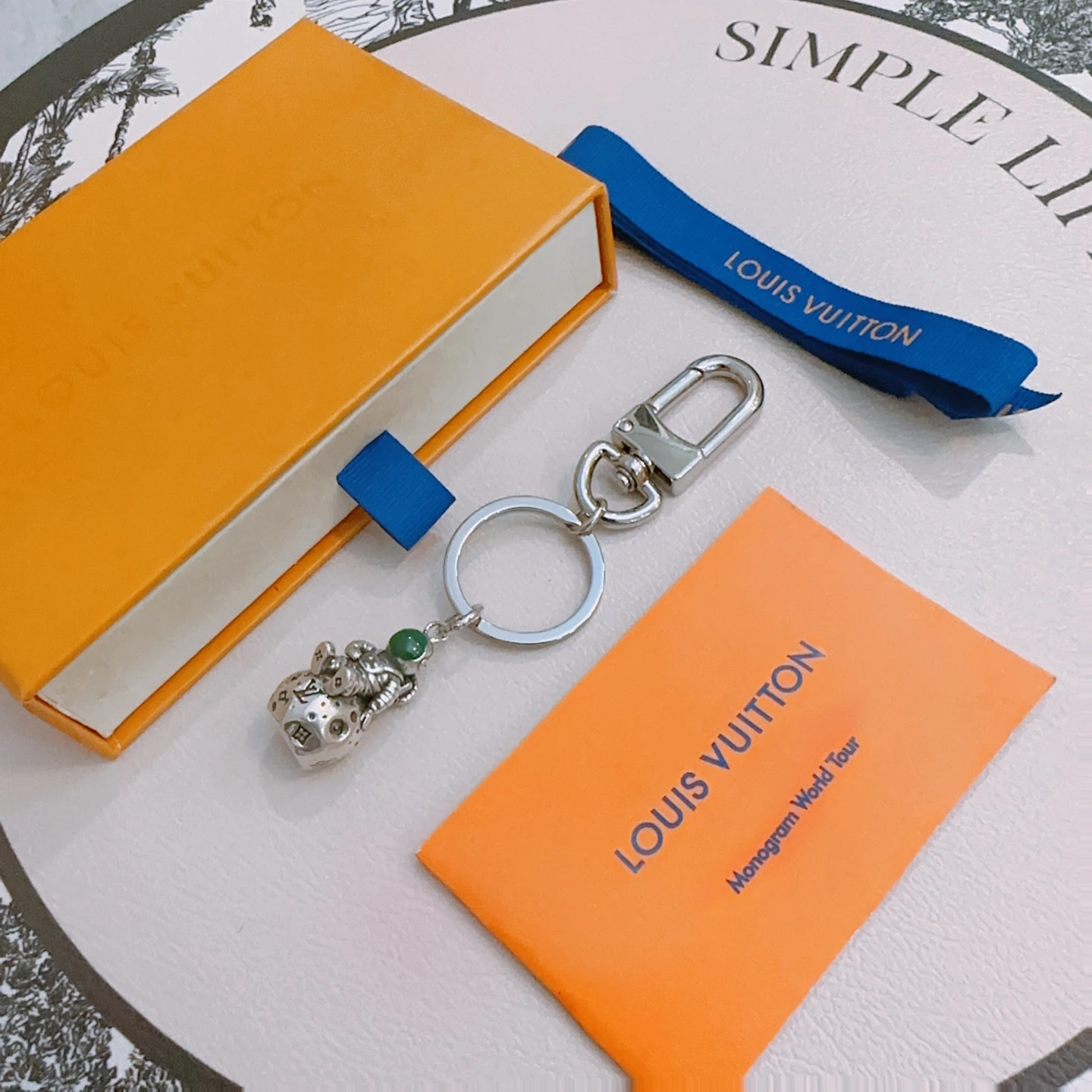 Louis Vuitton Keyrings & Bag Charms — 9858b102