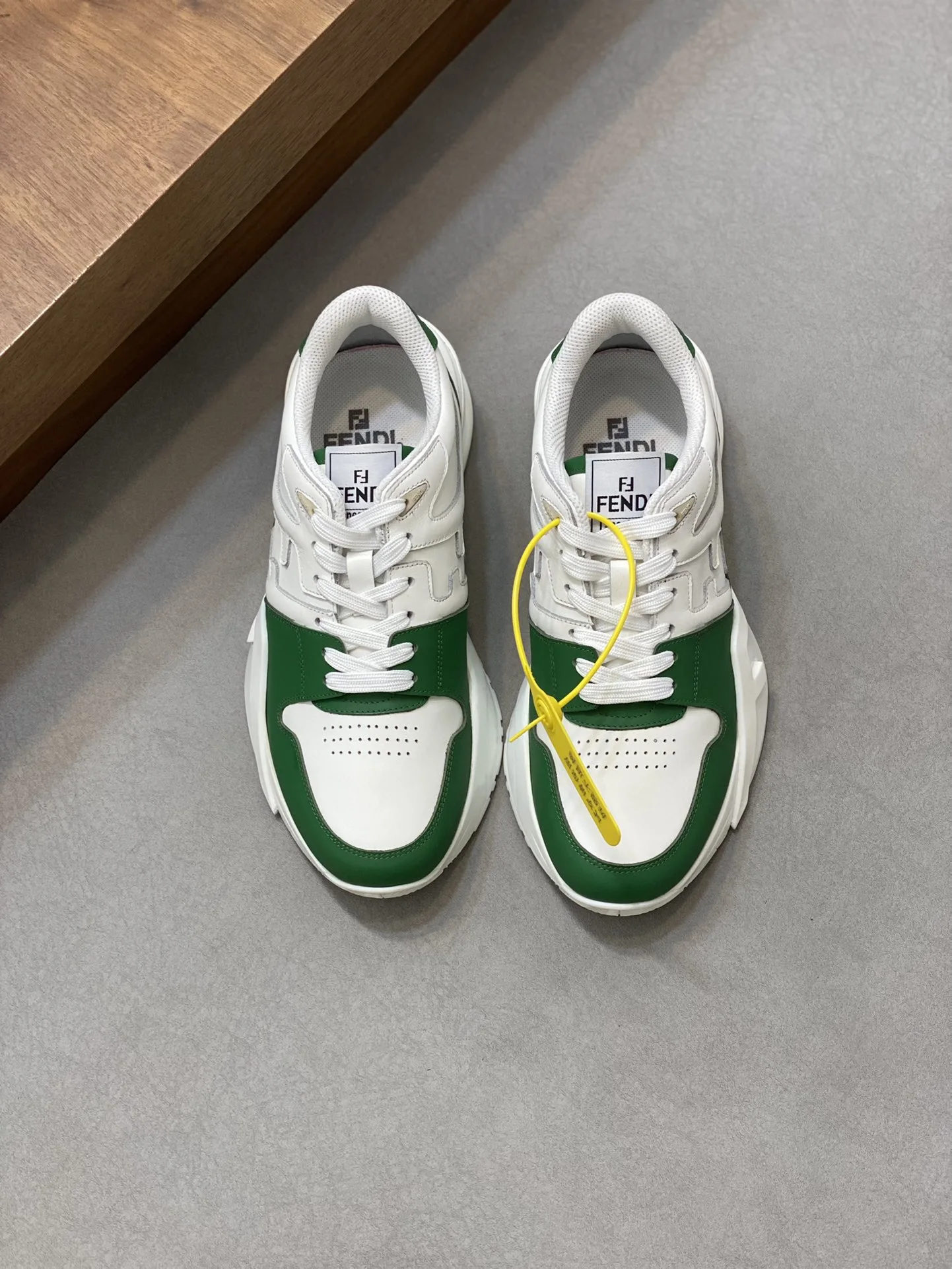 Fendi Sneakers — 87a9b214