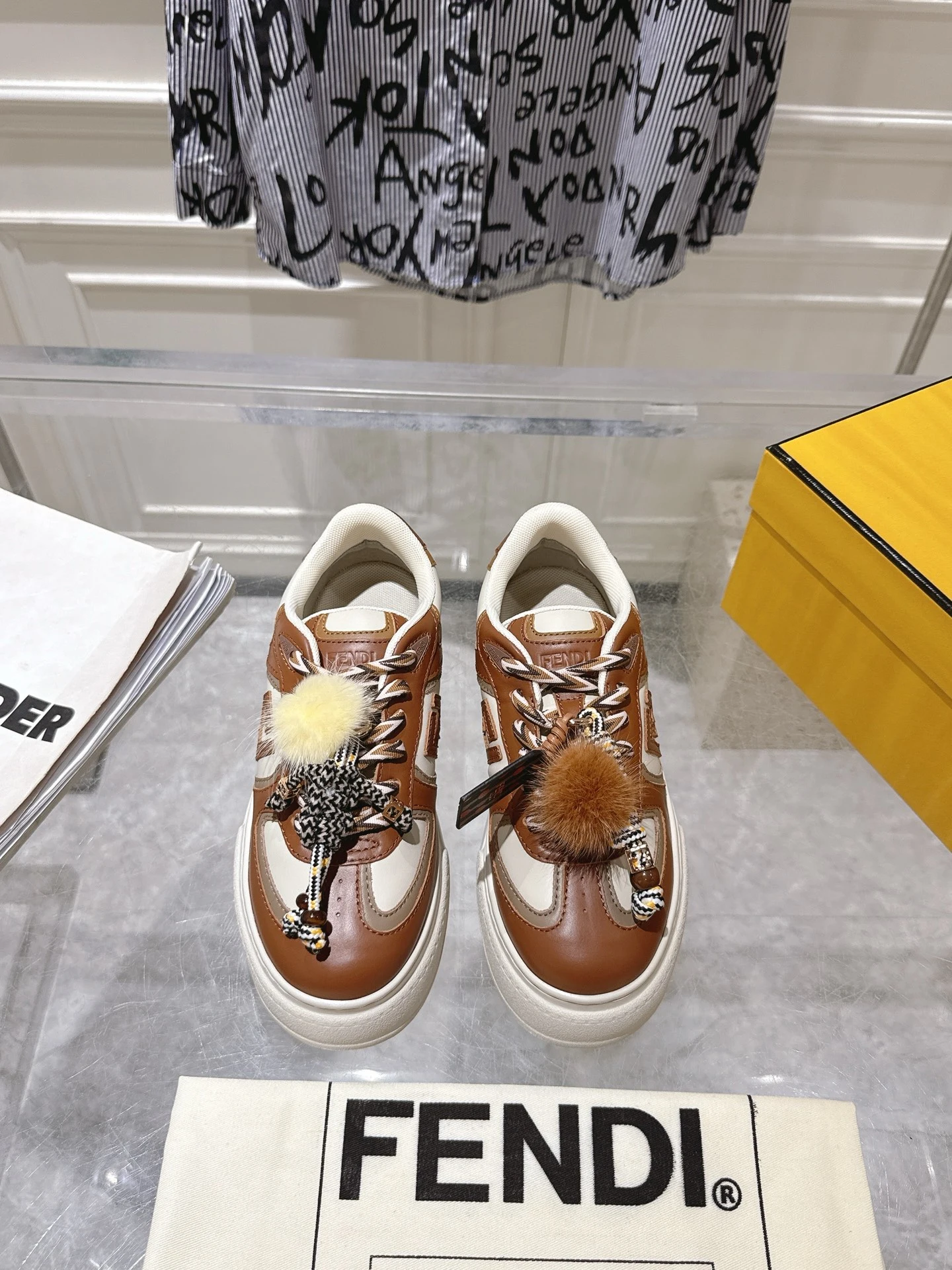 Fendi Sneakers — 2ee22305
