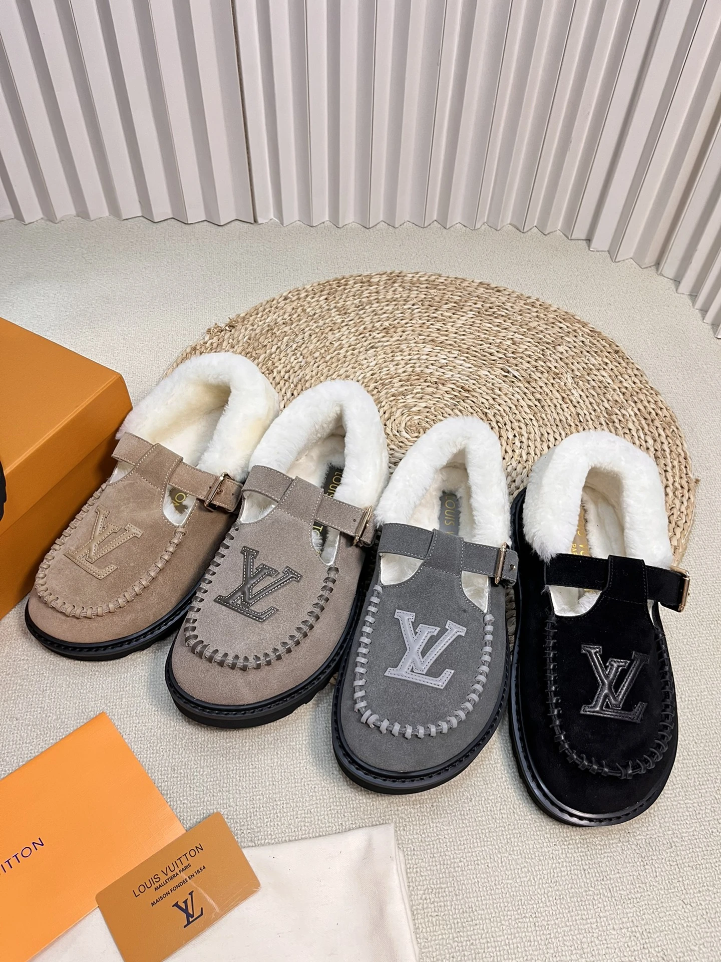 Louis Vuitton Slippers — 9d36155c