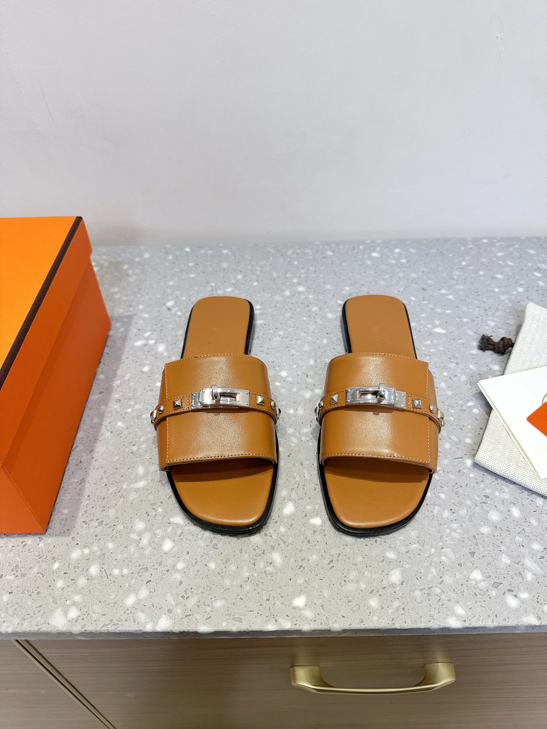 Hermès Slippers — 26d0e960