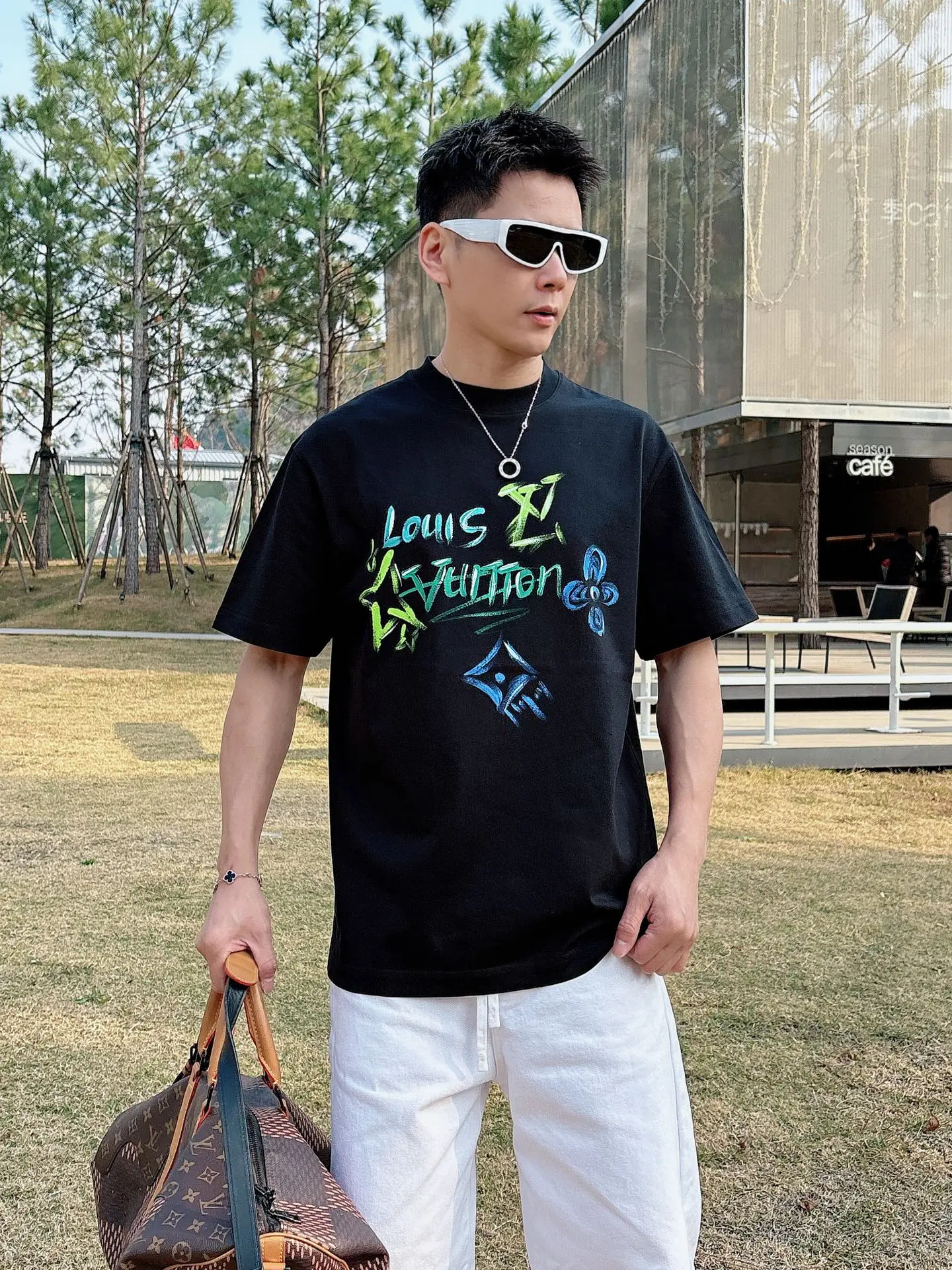 Louis Vuitton T-Shirt — a447f13c