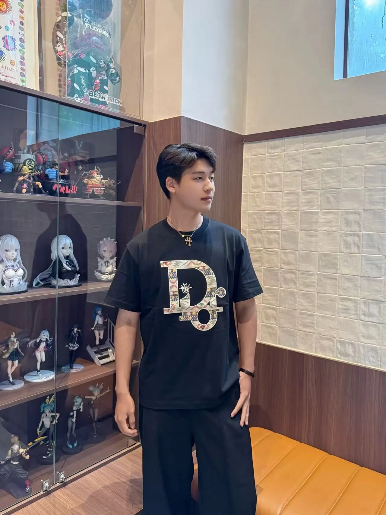 Dior T-Shirt — 22e91389