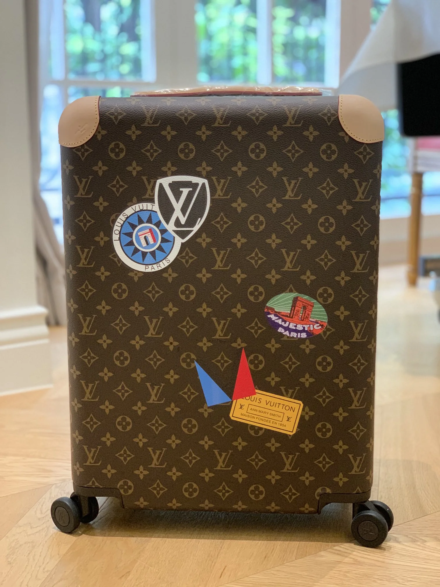 Luggage — 5d8c2ee5