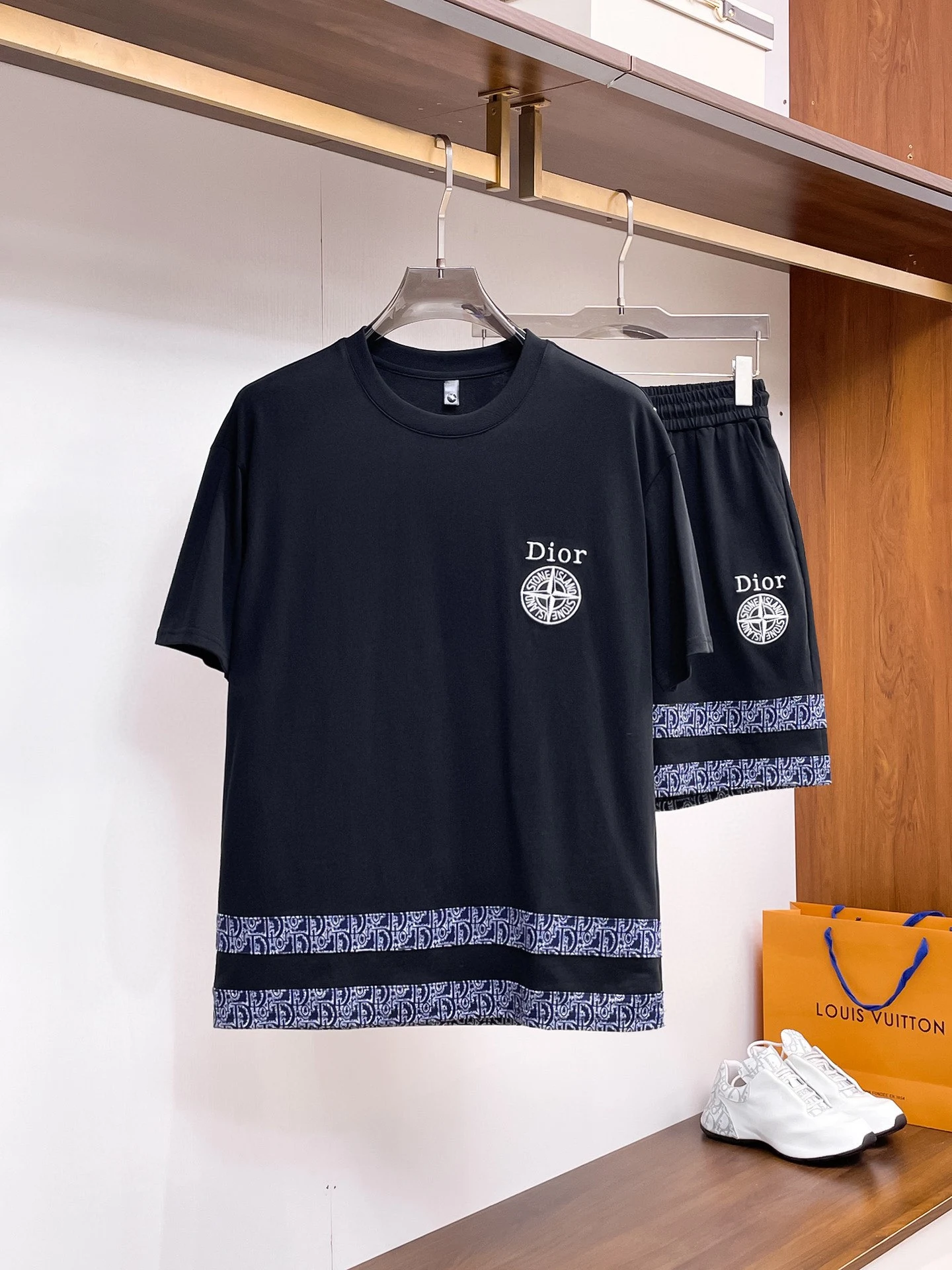 Dior T-Shirt — 6e241245
