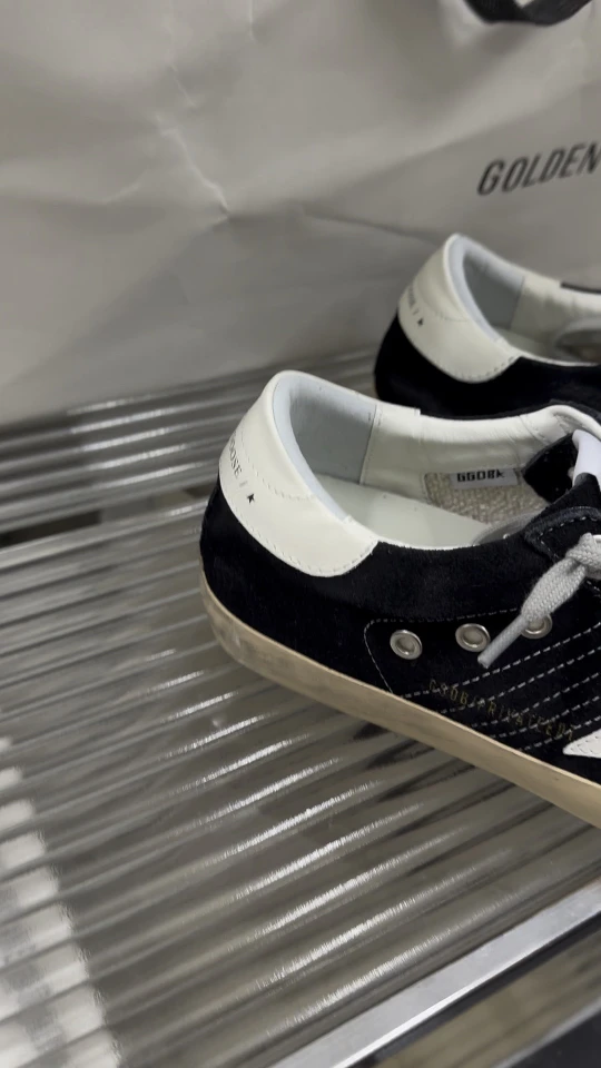 Golden Goose Sneakers — d7dfbd22