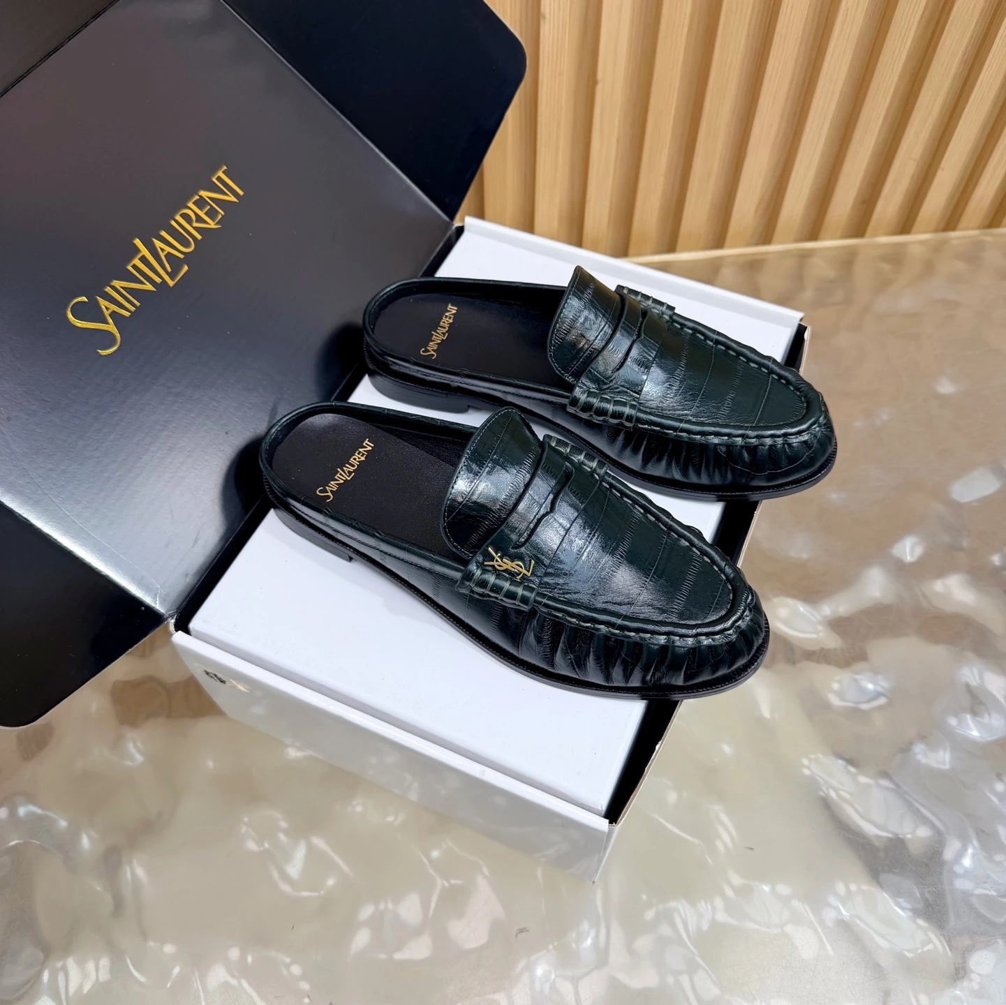 Saint Laurent Mules — 149cc570
