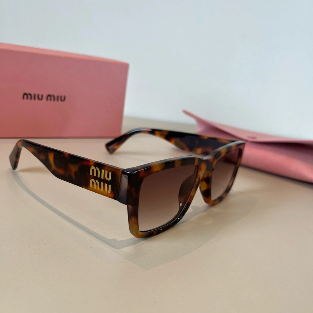 Miu Miu Eyewear — 907d2cd5