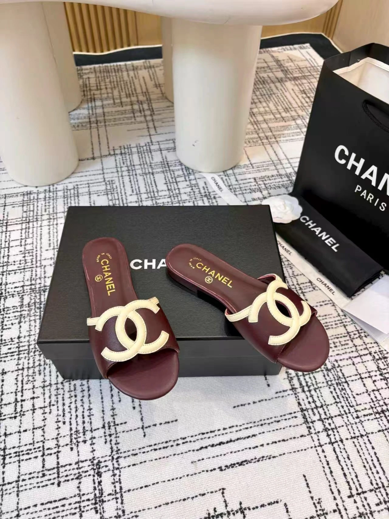 Chanel Slippers — ccdb923d