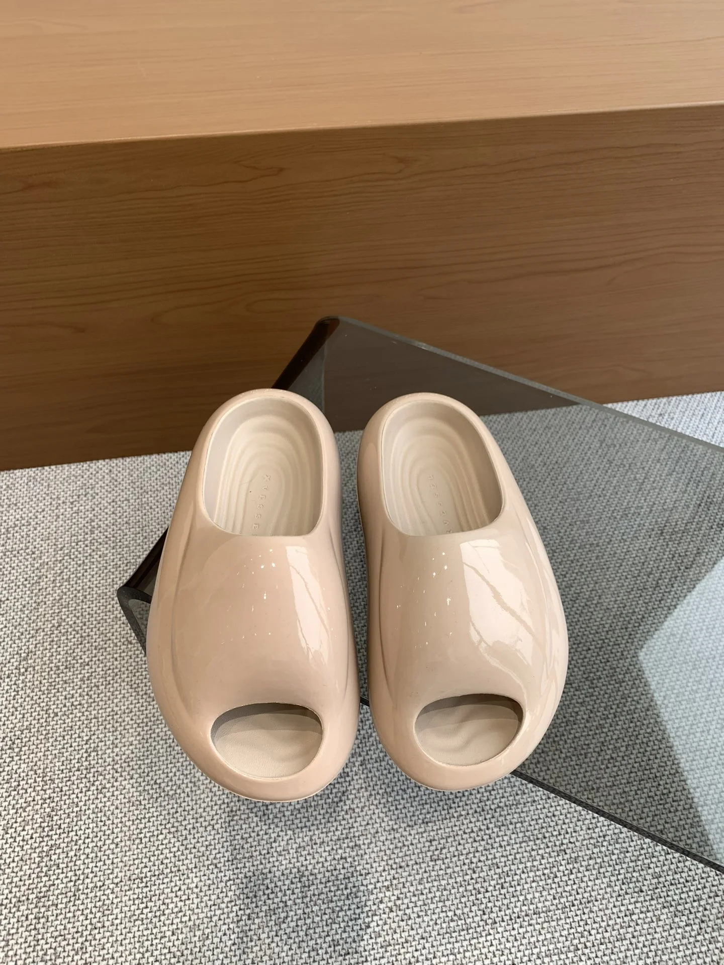 XVESSEL Slippers — cd2a75c5