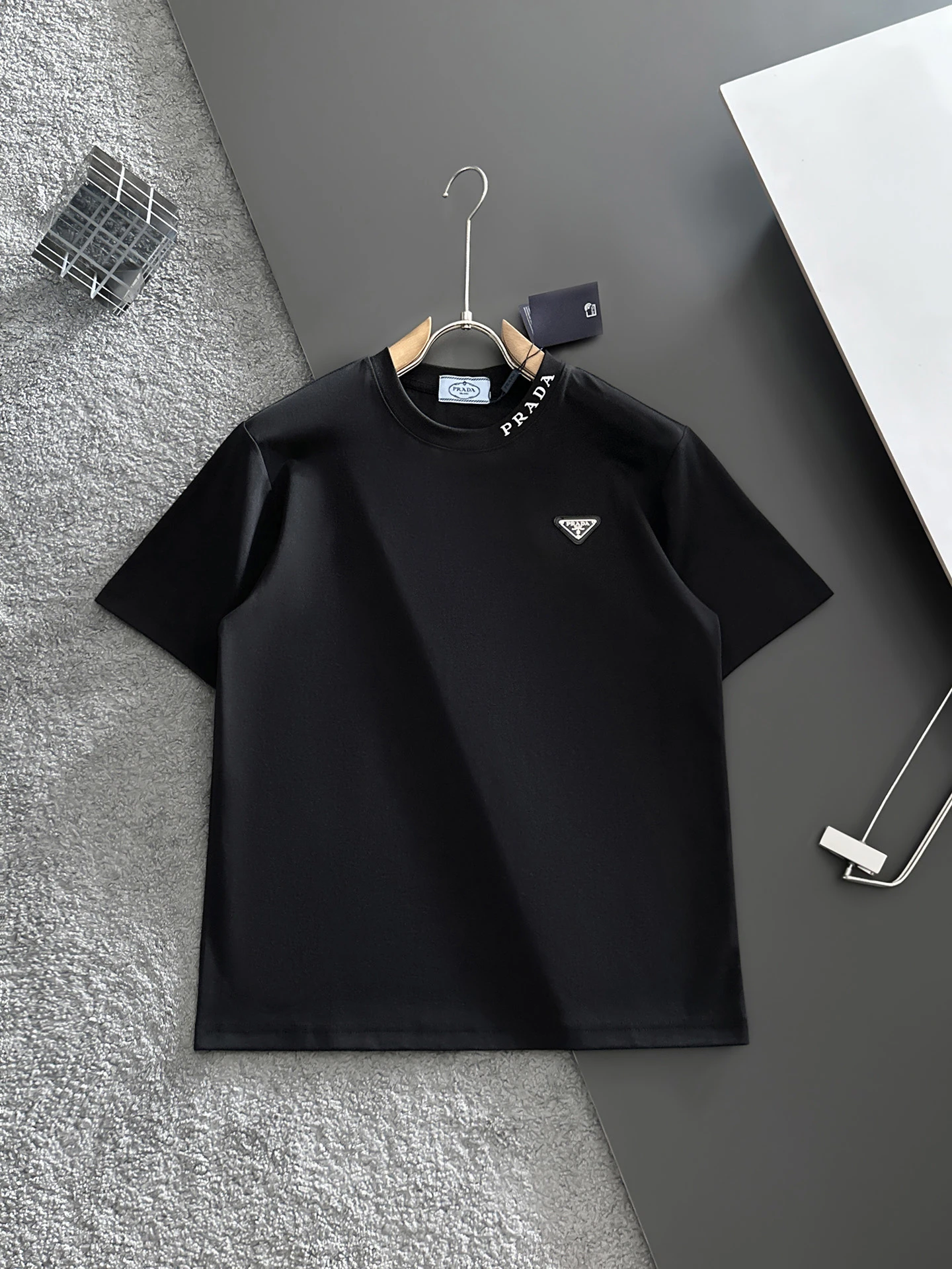Prada T-Shirt — fc162c7a