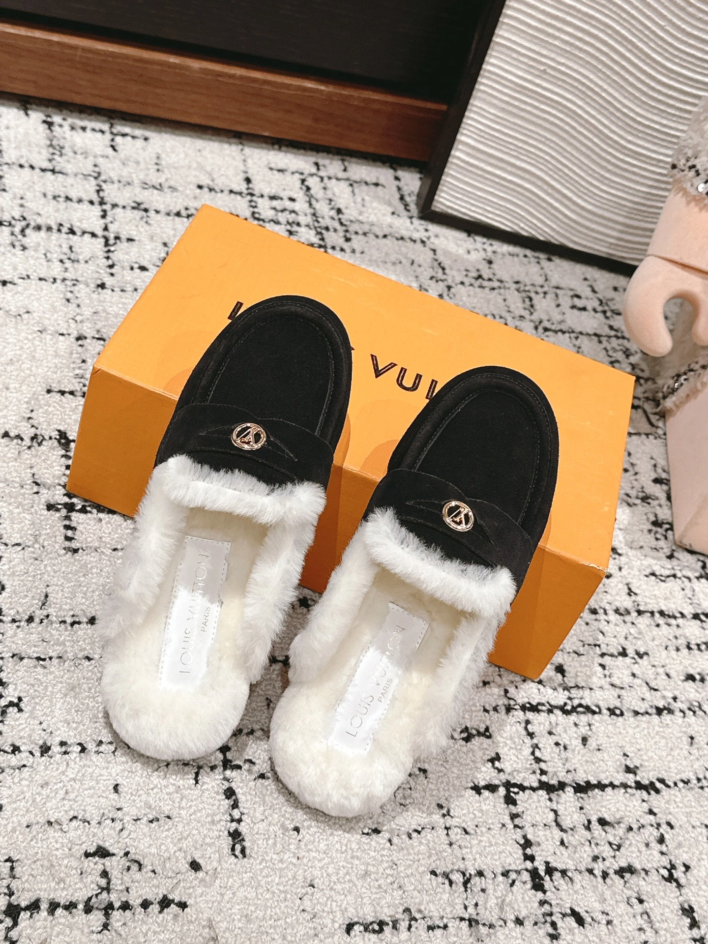Louis Vuitton Mules — 66580e93