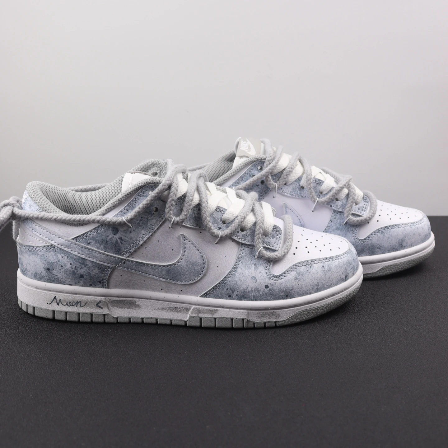 Nike Shoes — efff9030