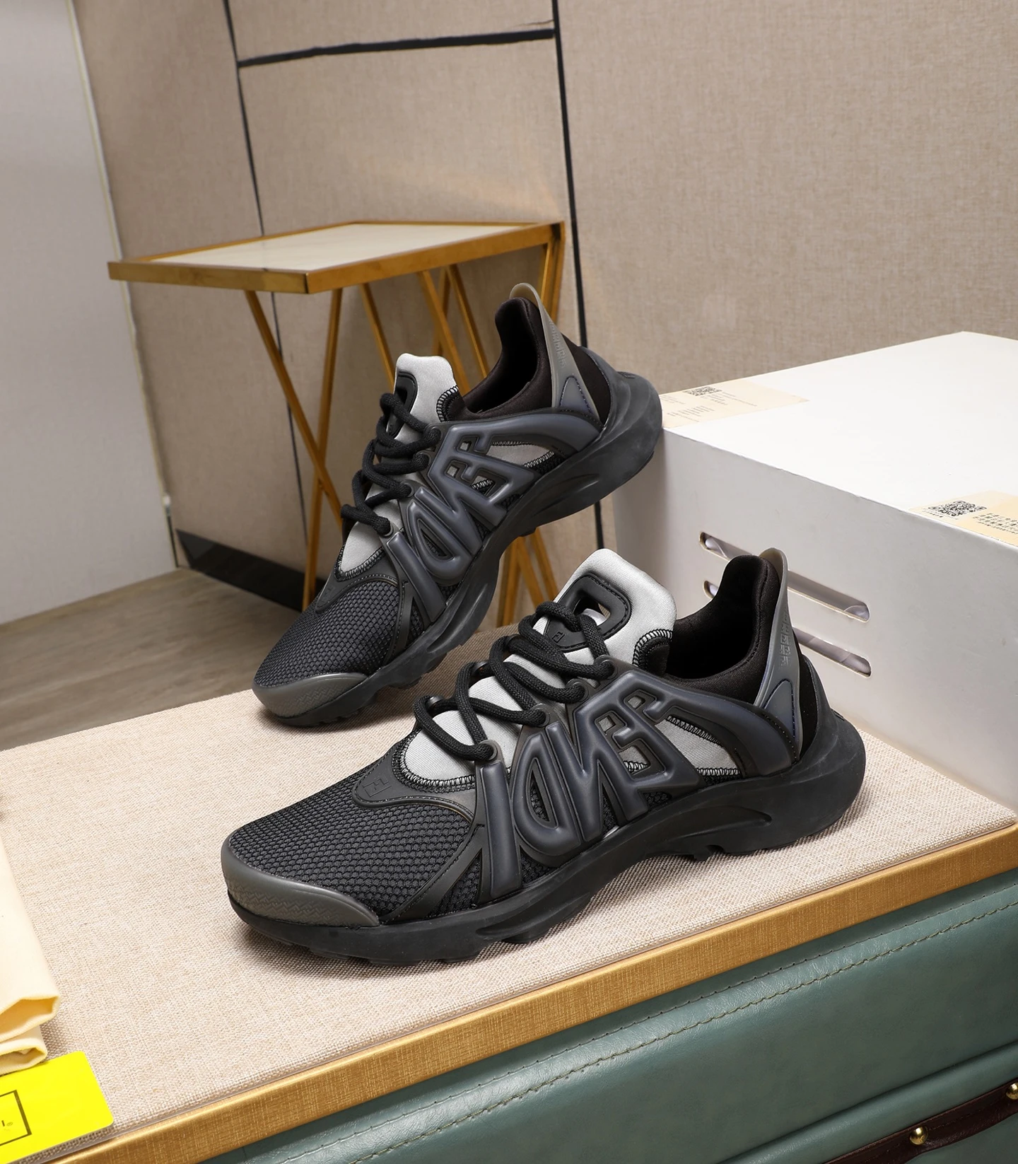 Fendi Sneakers — 38f92665