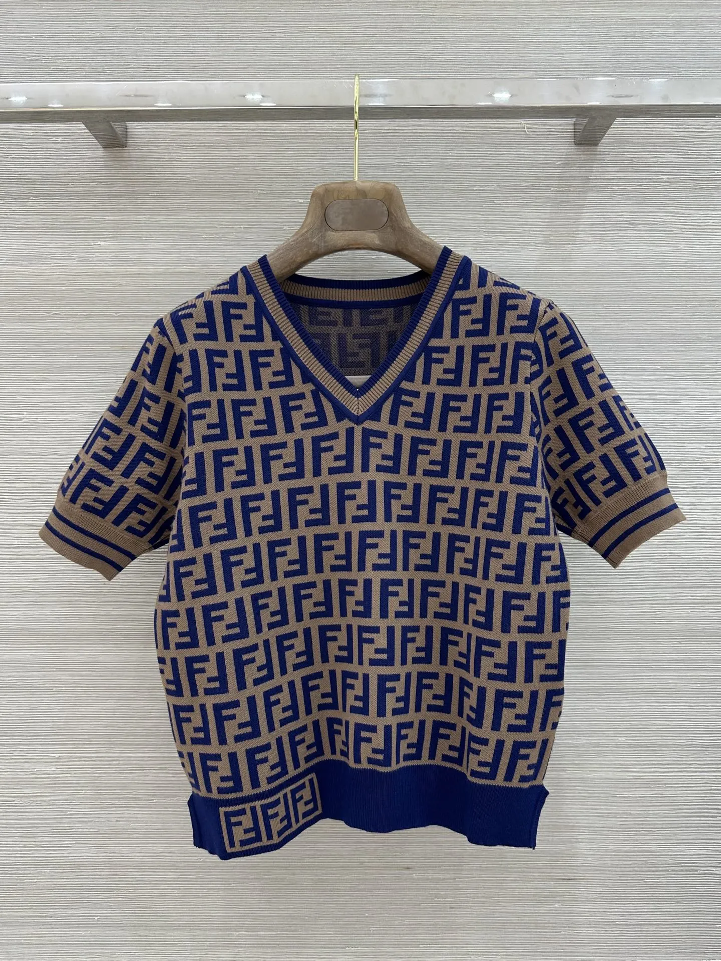 Knitwear — e2ff40f4