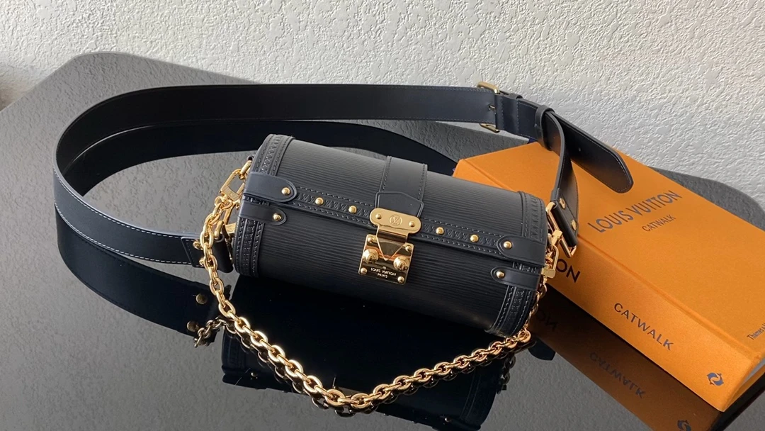 Louis Vuitton Bag — 64f6c72e