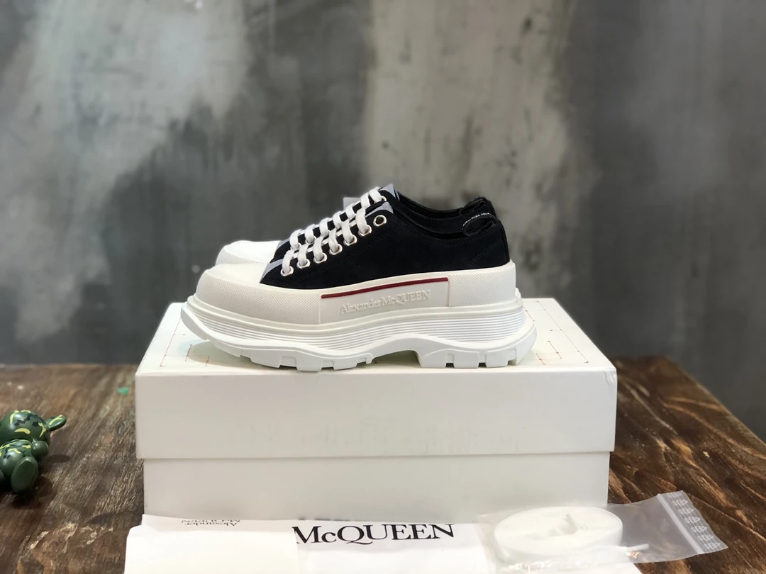 Alexander McQueen Sneakers — 80fcb4d0