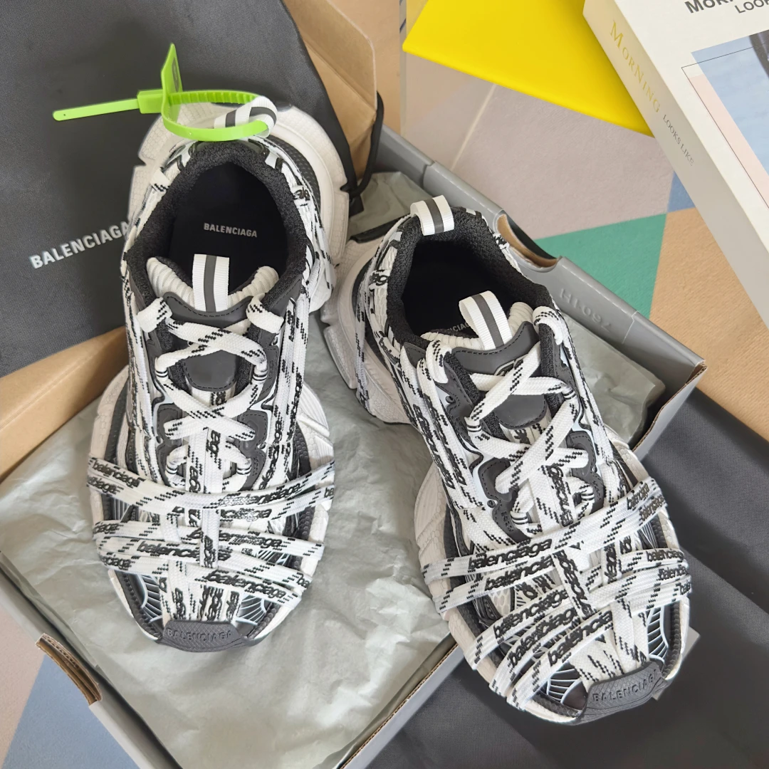 Balenciaga Sneakers — b96dab41