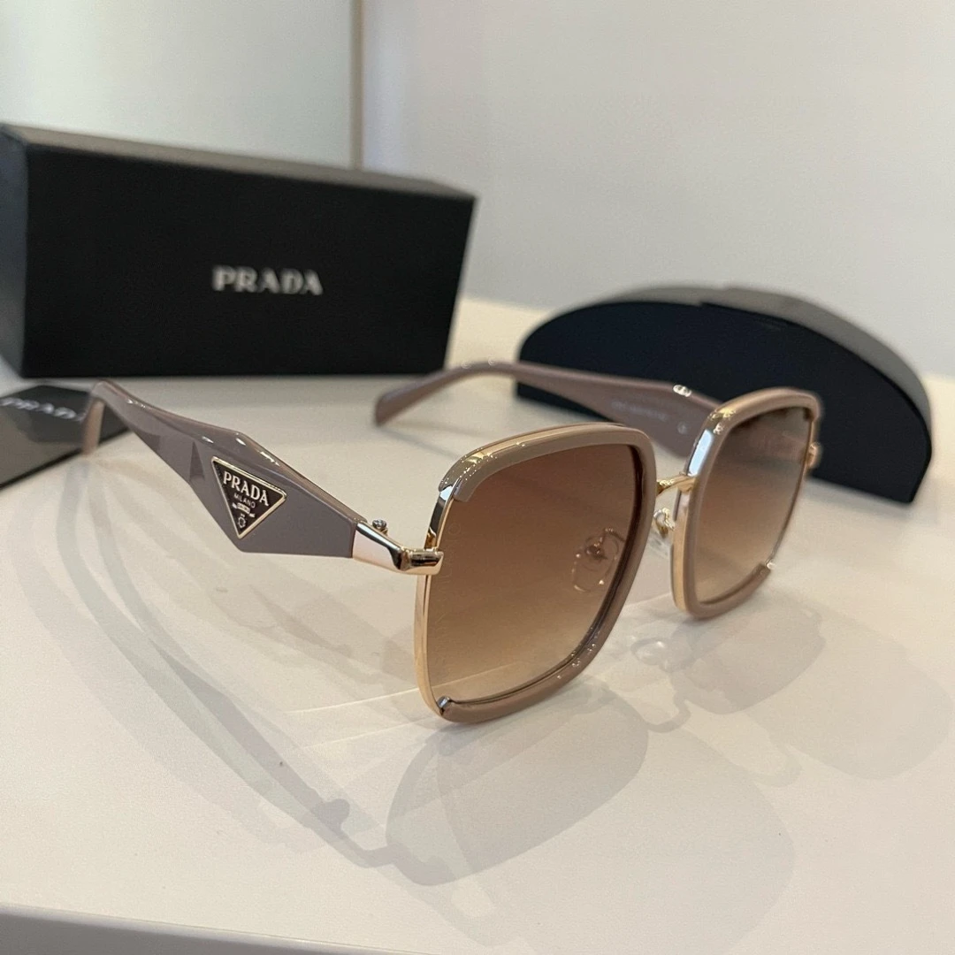 Prada Eyewear — a2802c64