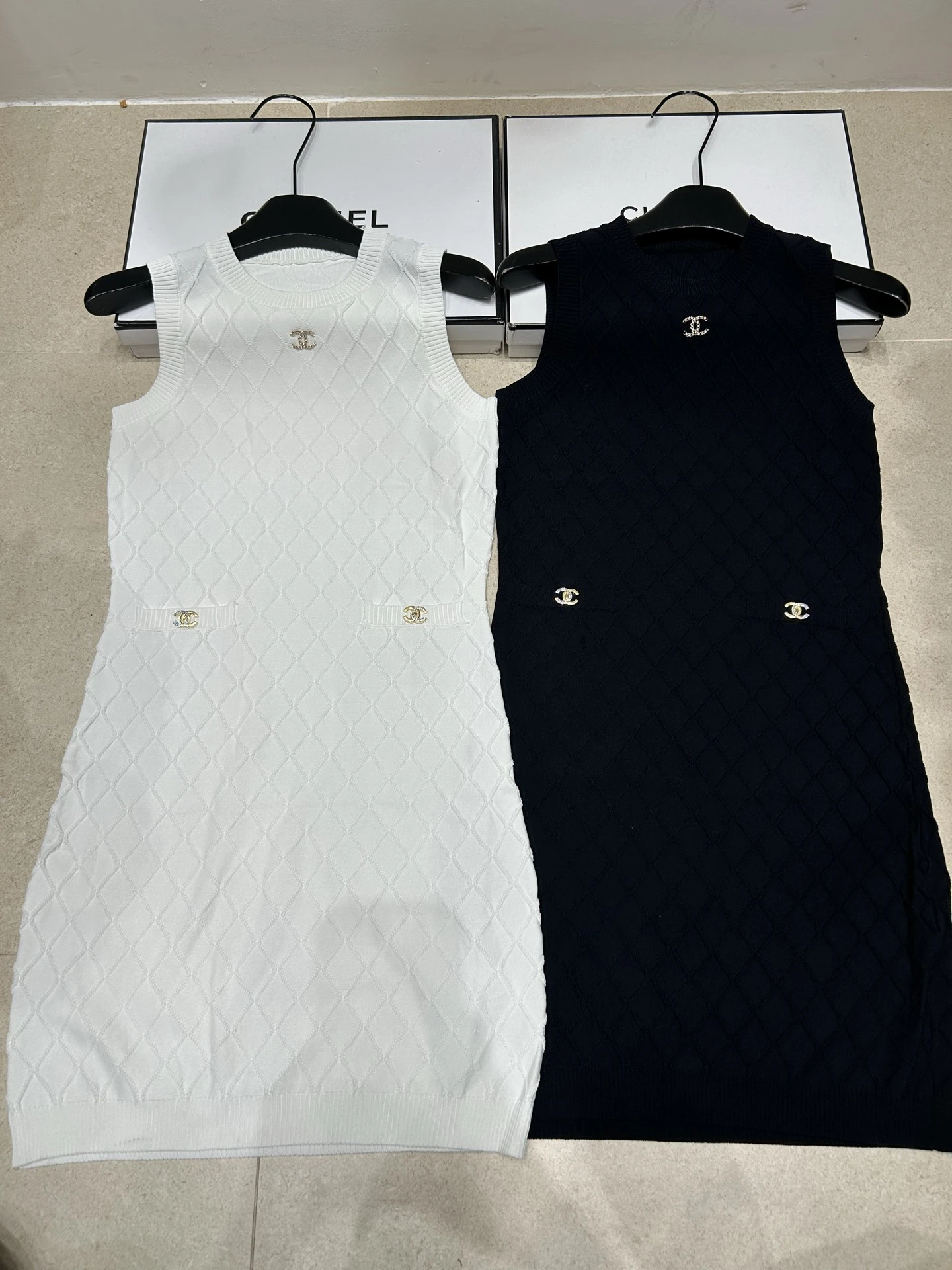 Dresses — 27f58519