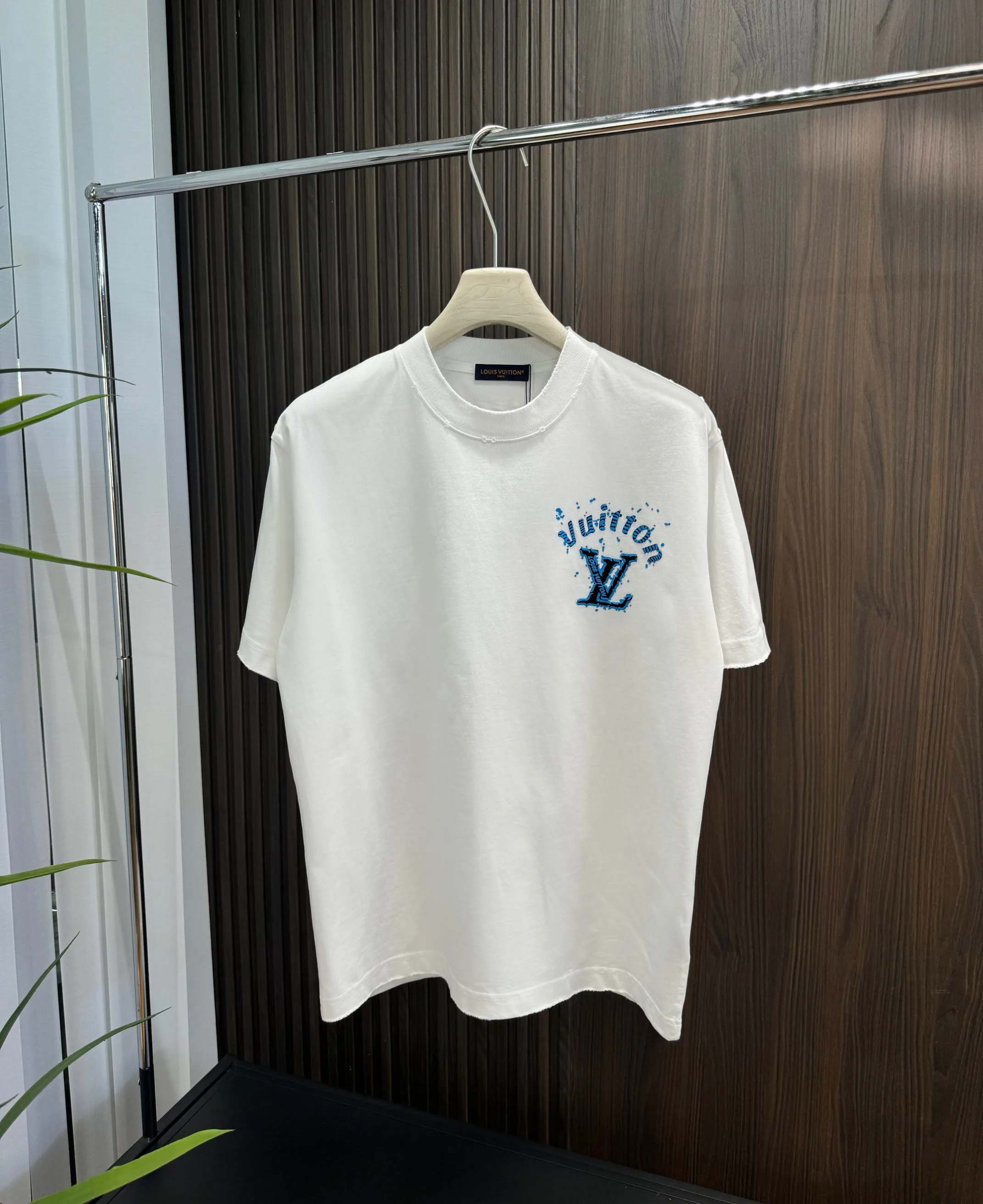 Louis Vuitton T-Shirt — 35b67d6e