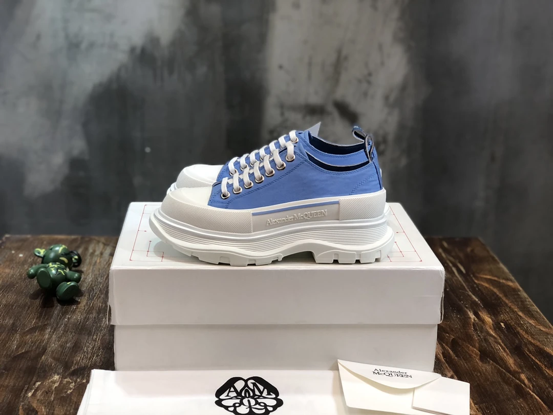 Alexander McQueen Sneakers — 6375580b