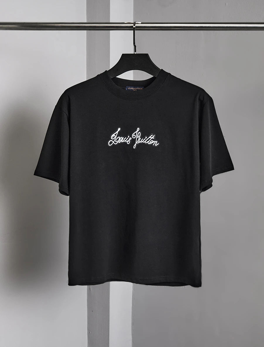 Louis Vuitton T-Shirt — d5abc4d9