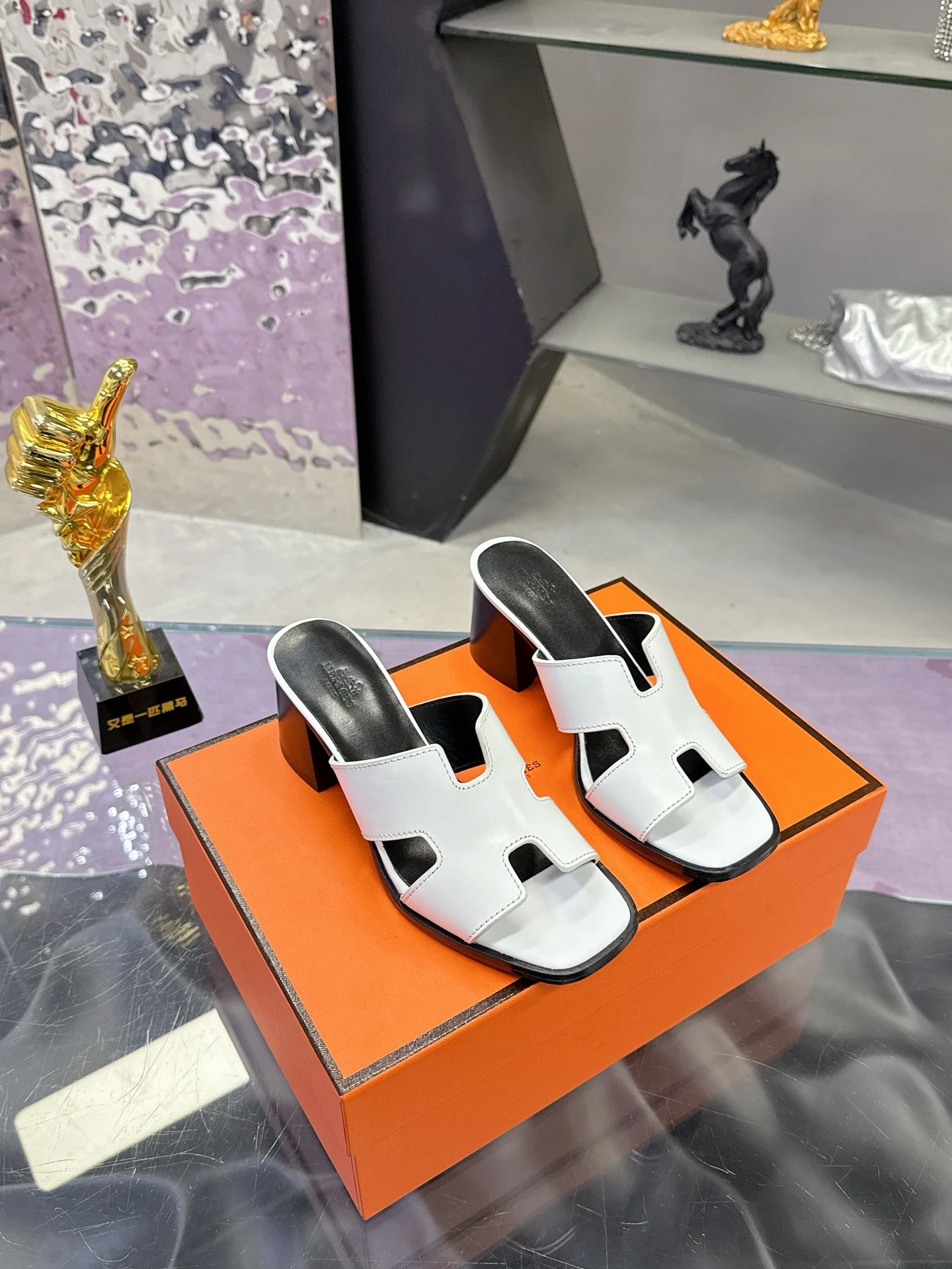 Hermès Slippers — 54efe090