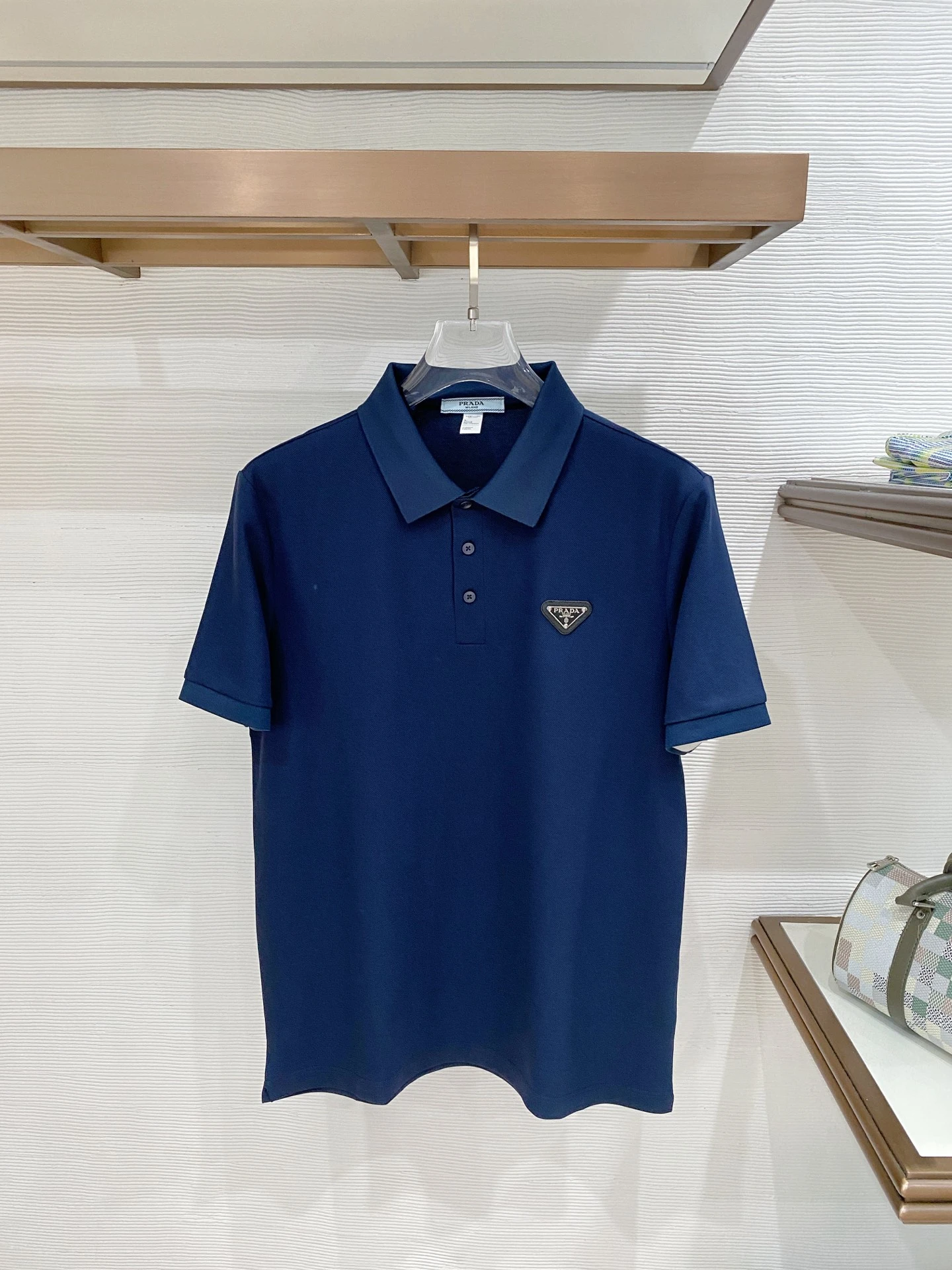 Prada T-Shirt — 3939f89c