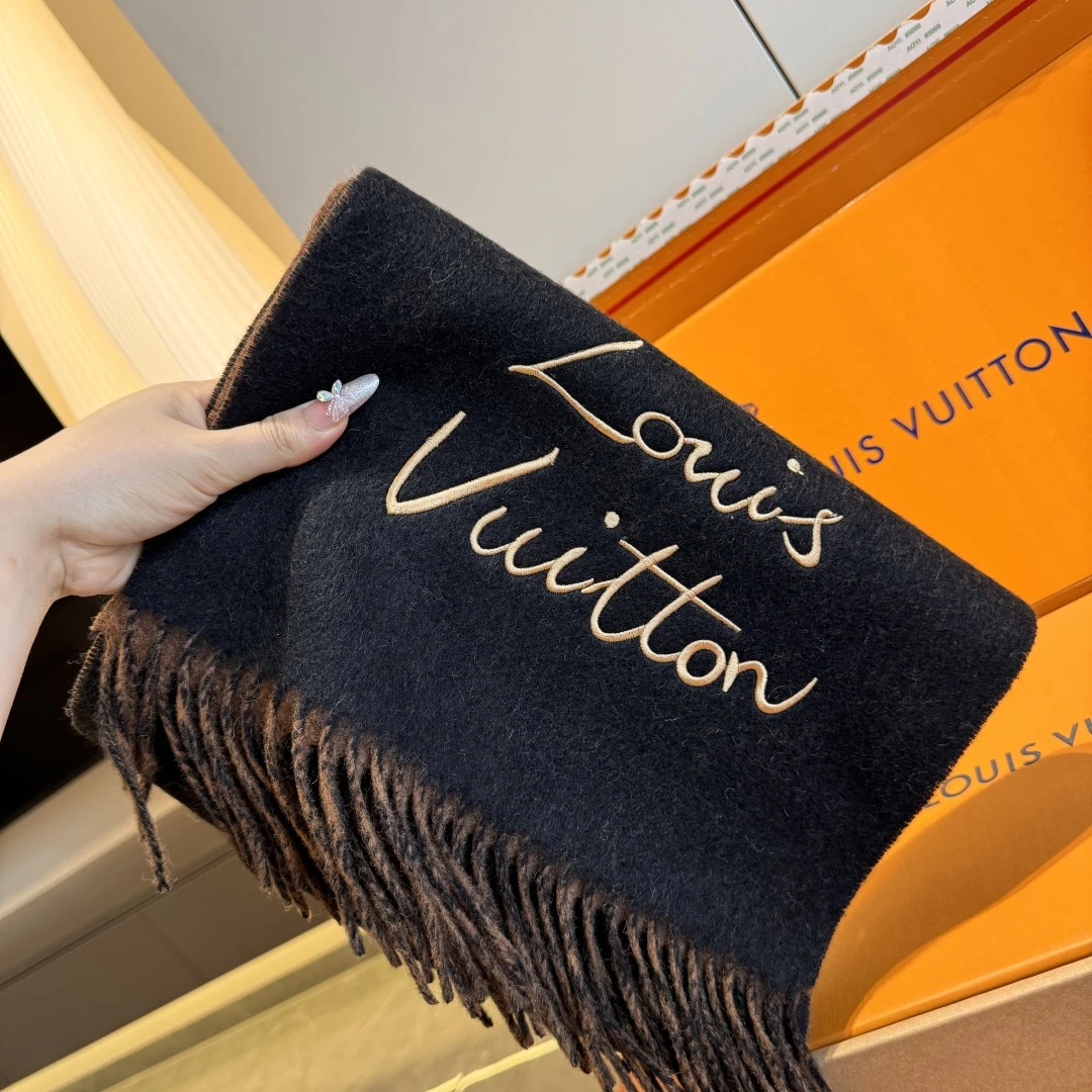 Louis Vuitton Scarves — 10351591
