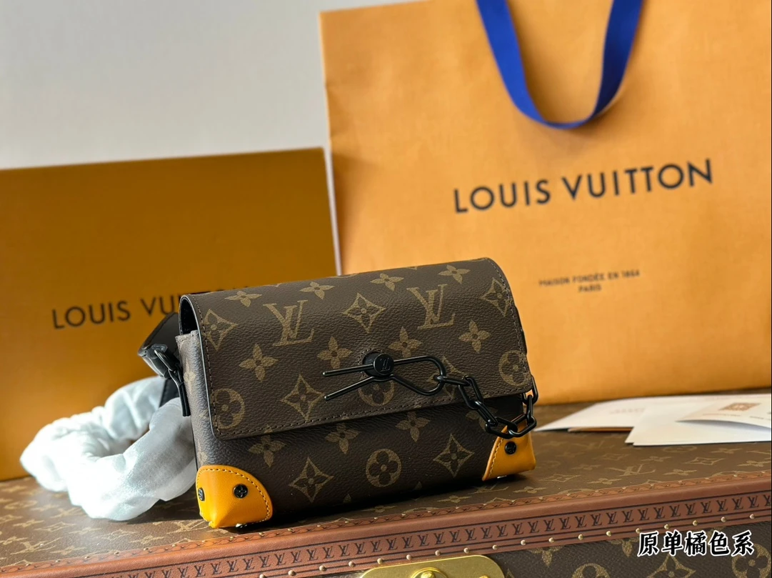 Louis Vuitton Bag — 1793c2a2
