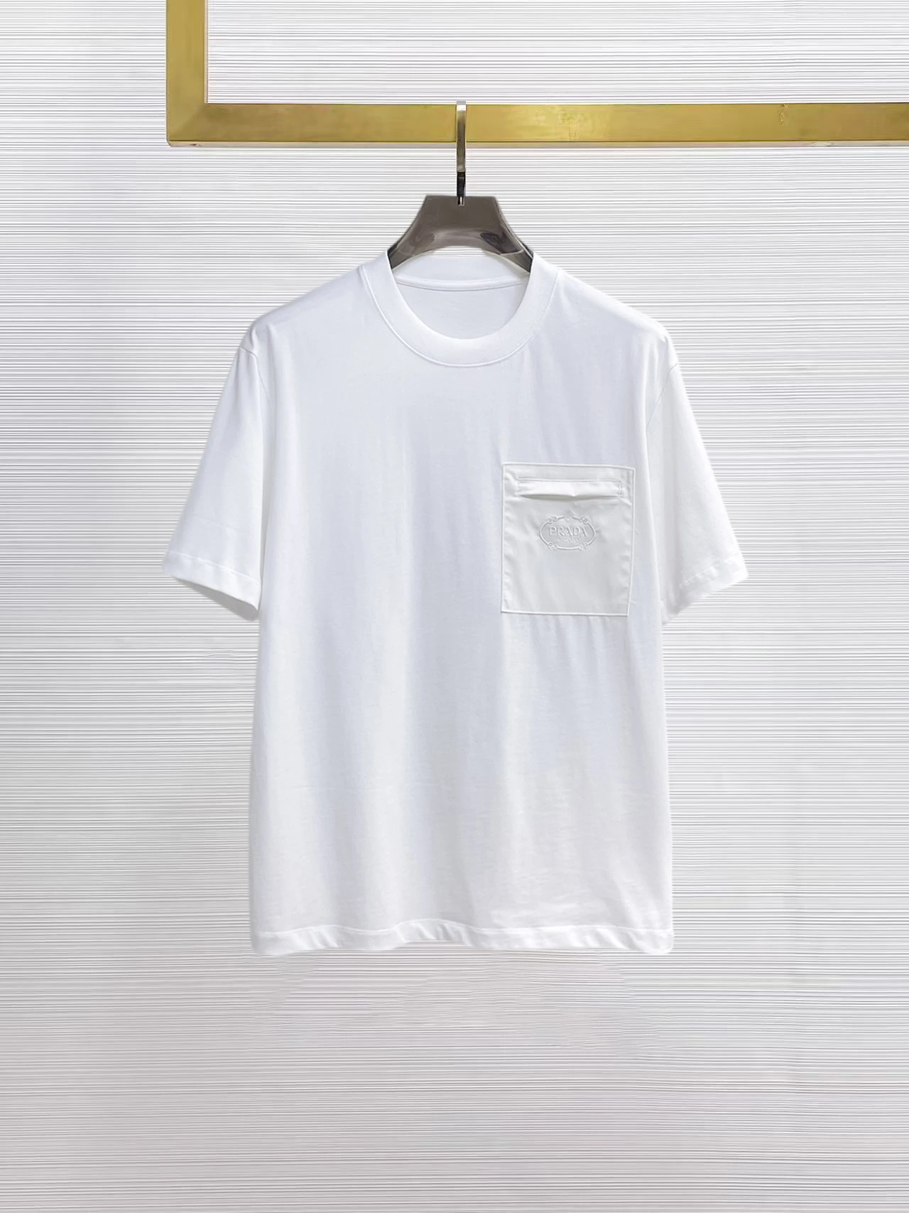 Prada T-Shirt — 3b9543be