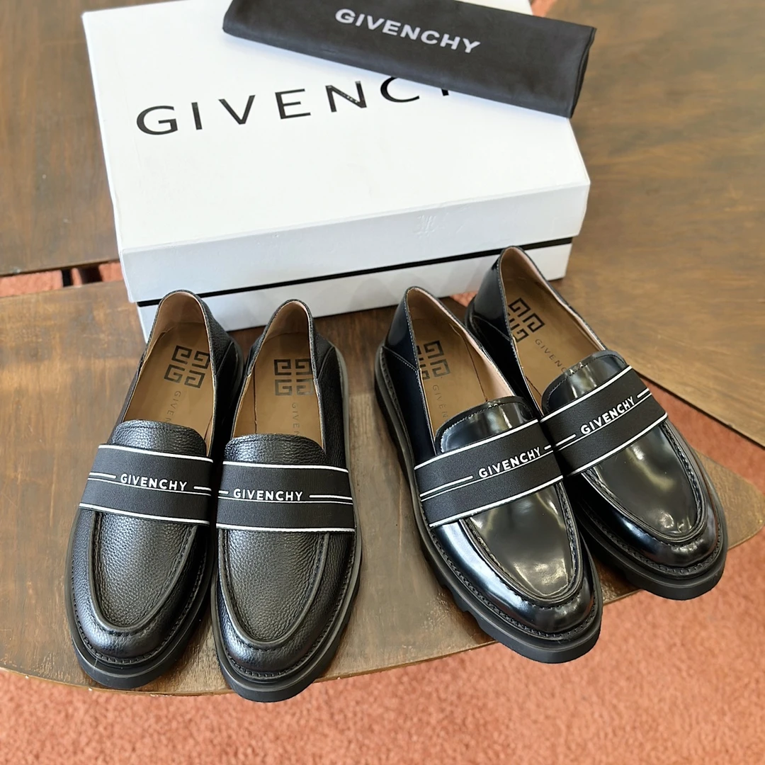 Givenchy Loafers — 6a789720