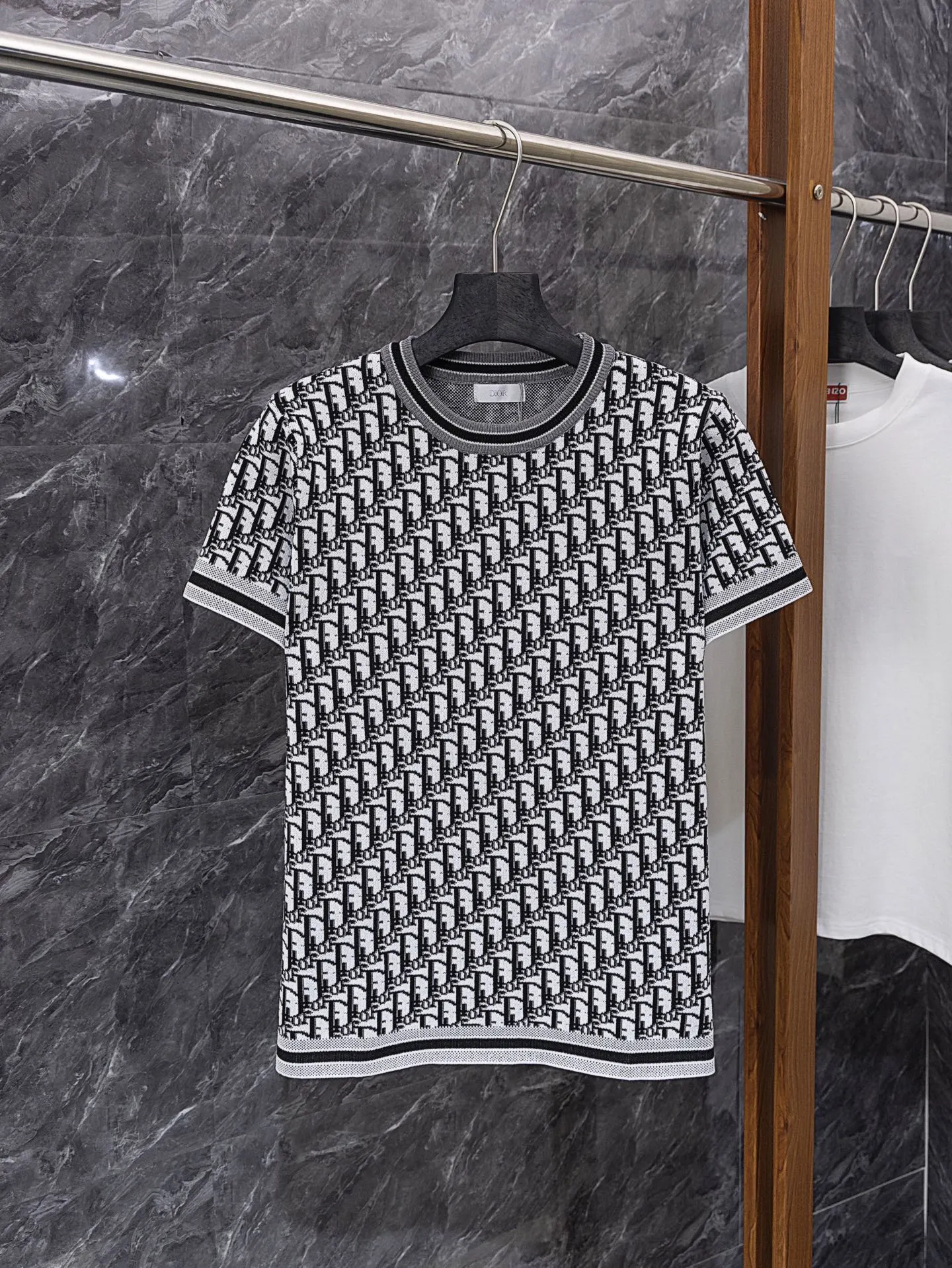 Dior T-Shirt — 934a8594
