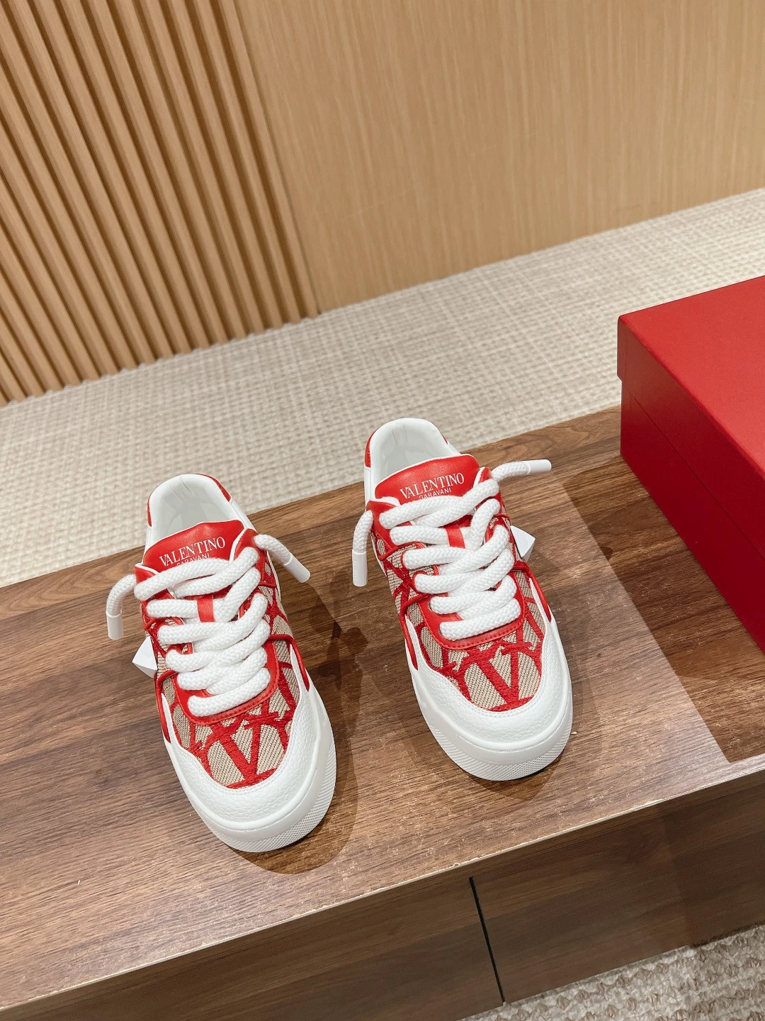 Valentino Sneakers — 084f3265
