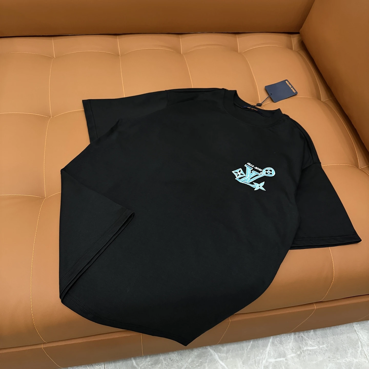 Louis Vuitton T-Shirt — ec3b73f8
