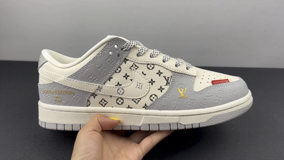 Nike Shoes — 0b1ad90e