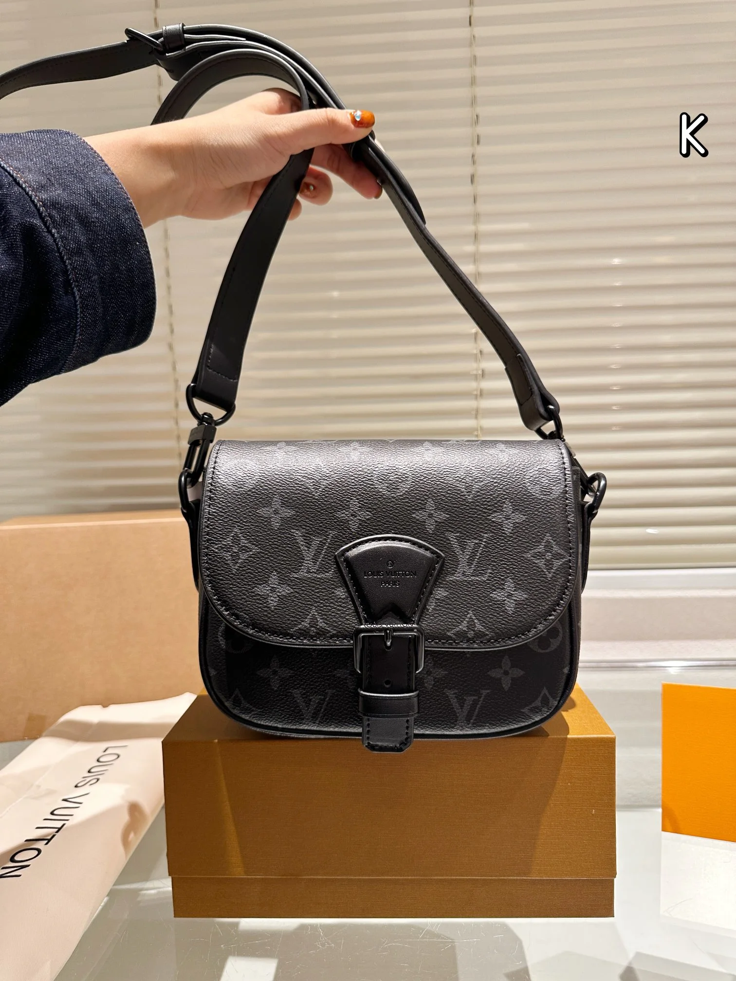 Louis Vuitton Bag — 11fb183b