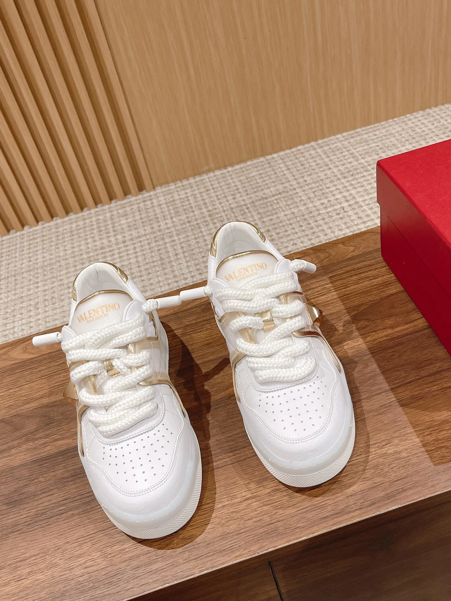 Valentino Sneakers — 581db2c8