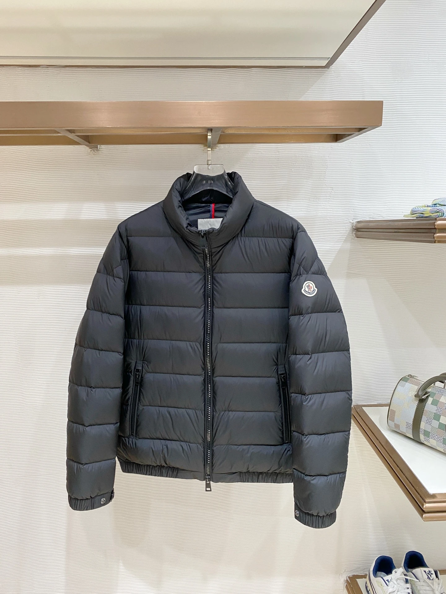 Moncler Down Jacket — 0430111b