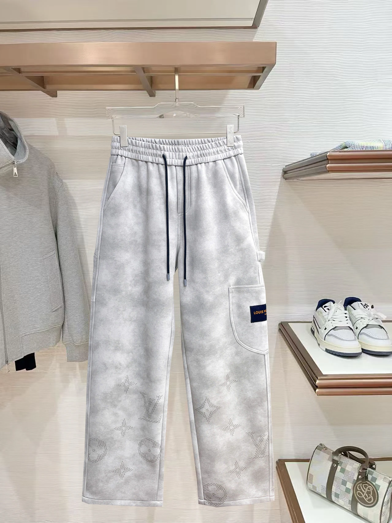 Louis Vuitton Trousers — 2b80a413