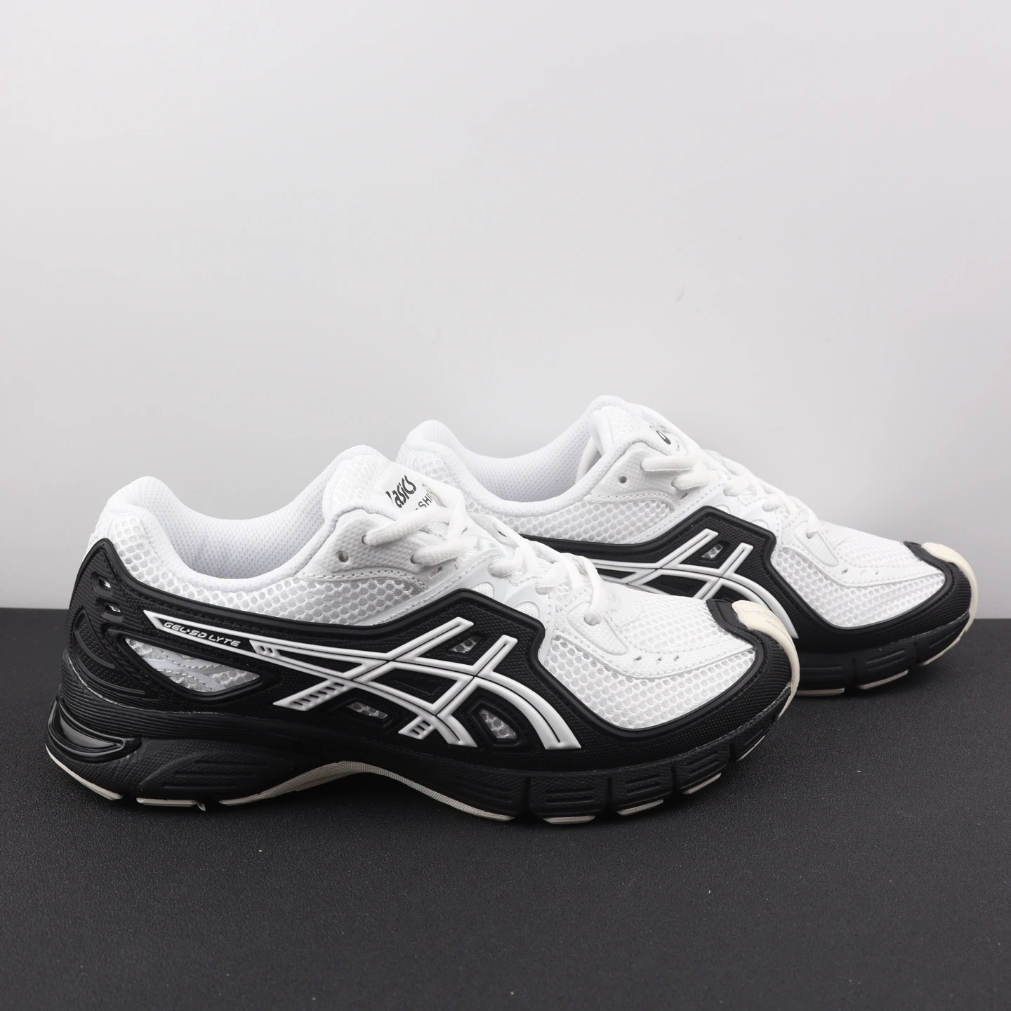 Asics Shoes — 8823d175