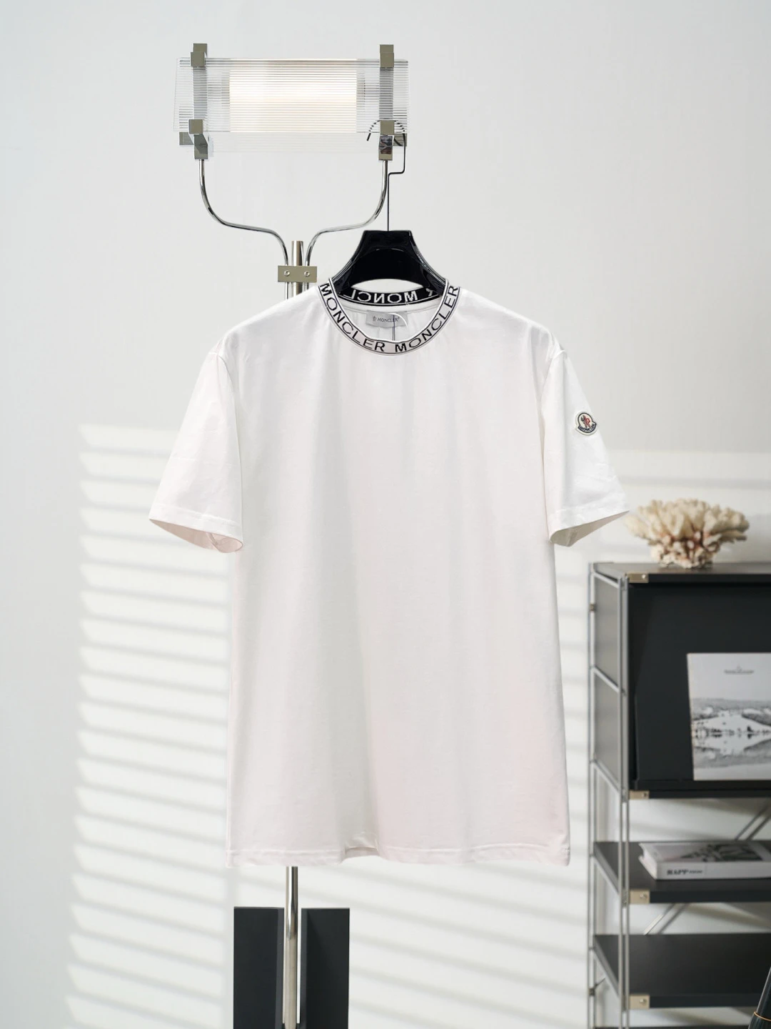 Moncler T-Shirt — eae83725
