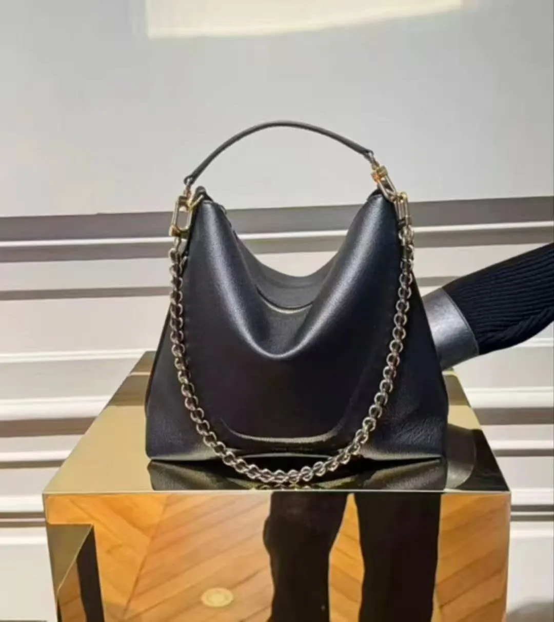 Louis Vuitton Bag — 2da48d80